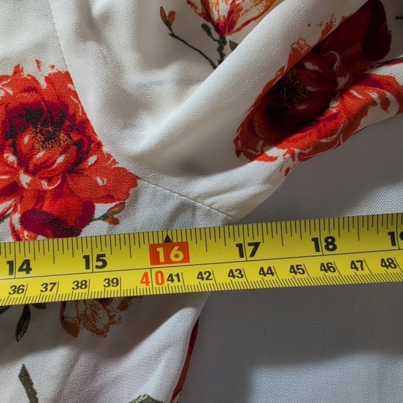 Crave Fame Almost Famous Flower Blouse Cream/Red/Orange Size Small - Picture 8 of 8